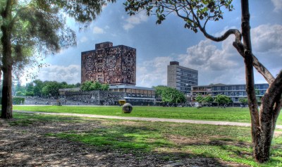 UNAM; campus central La UNAM es hoy heredera directa de la Universidad Nacional de México, fundada en 1910 por el filósofo Justo Sierra Méndez.